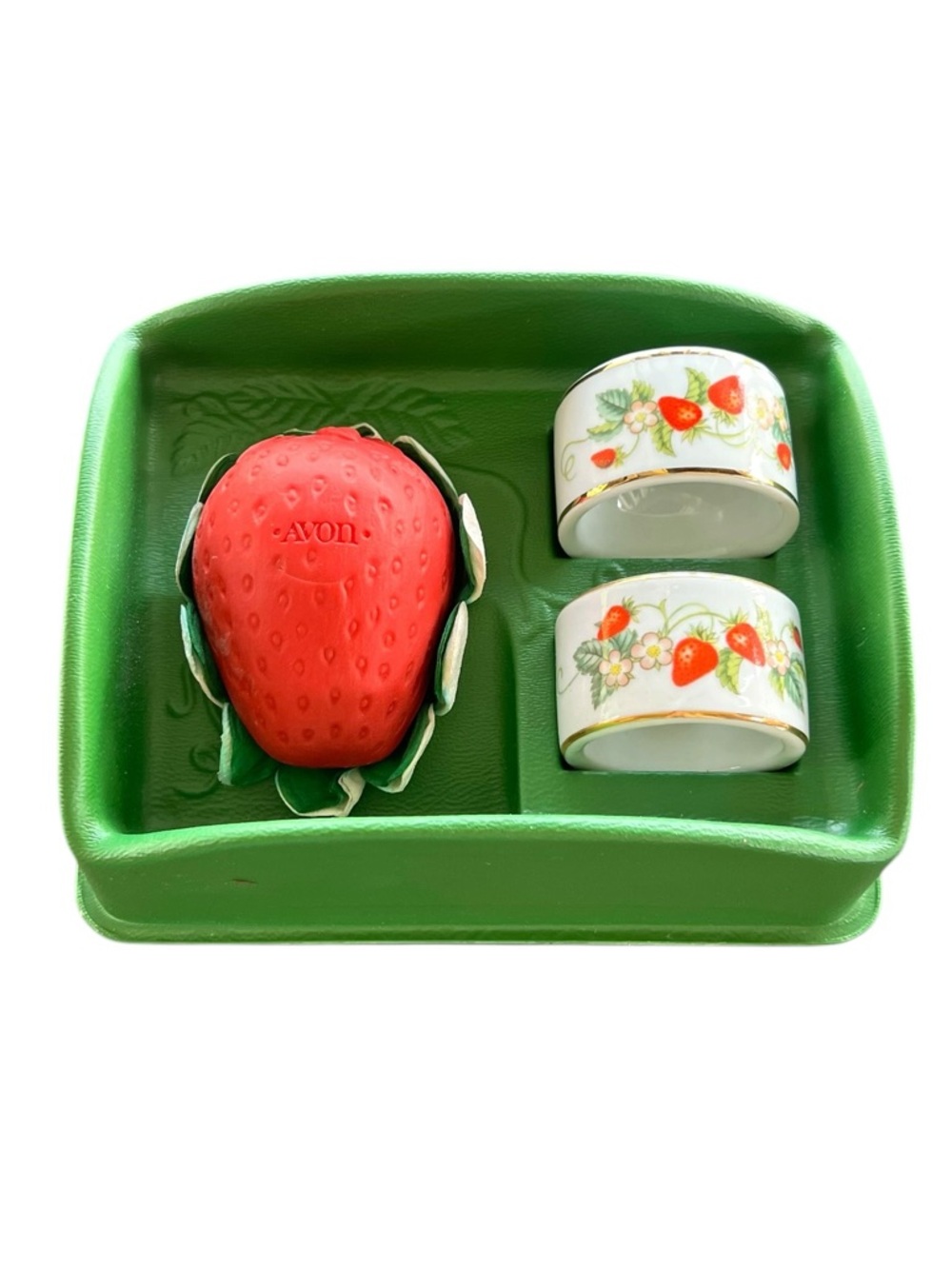 Vintage 1978 Avon Strawberry Porcelain Napkin Ring Set + Guest Soap